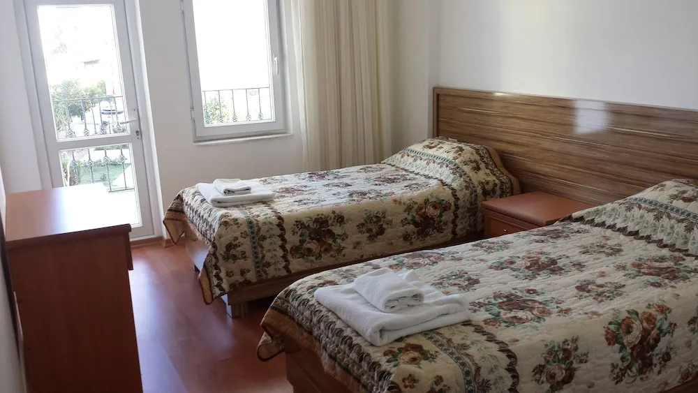 Standard Tek Büyük veya İki Ayrı Yataklı Oda