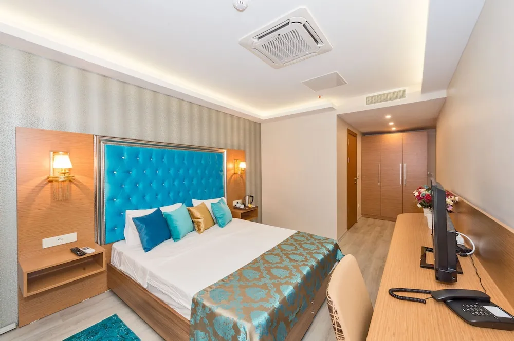 Deluxe Tek Büyük Yataklı Oda