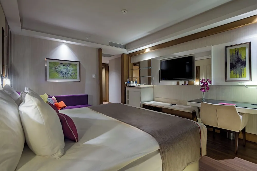 Family Suite Land View