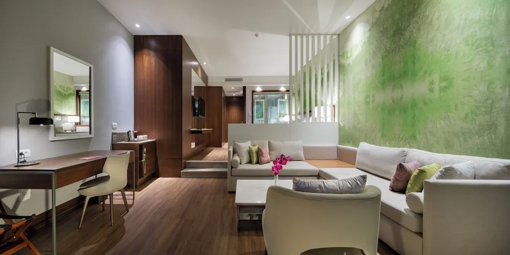 Garden Suite Pool Access