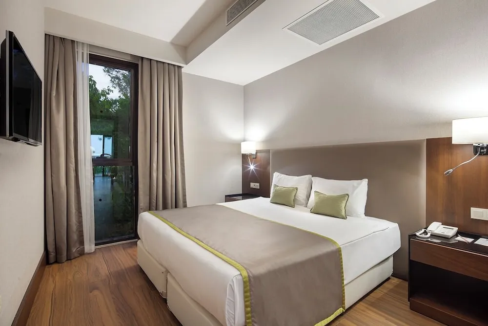 Garden Family Suite Pool View