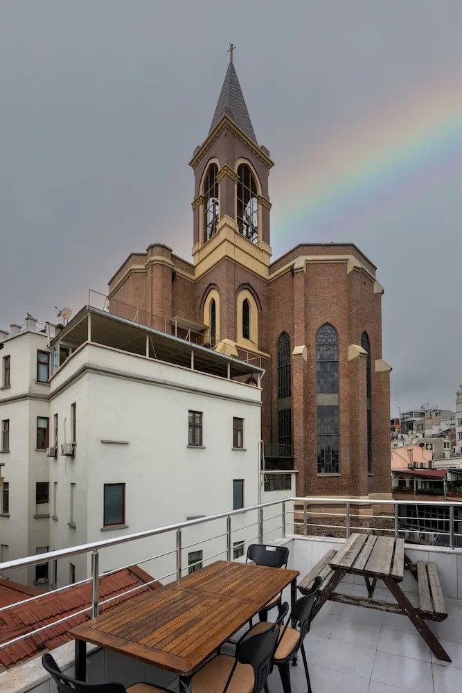 Stüdyo, Teras