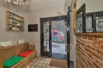 Cirrus Suites
