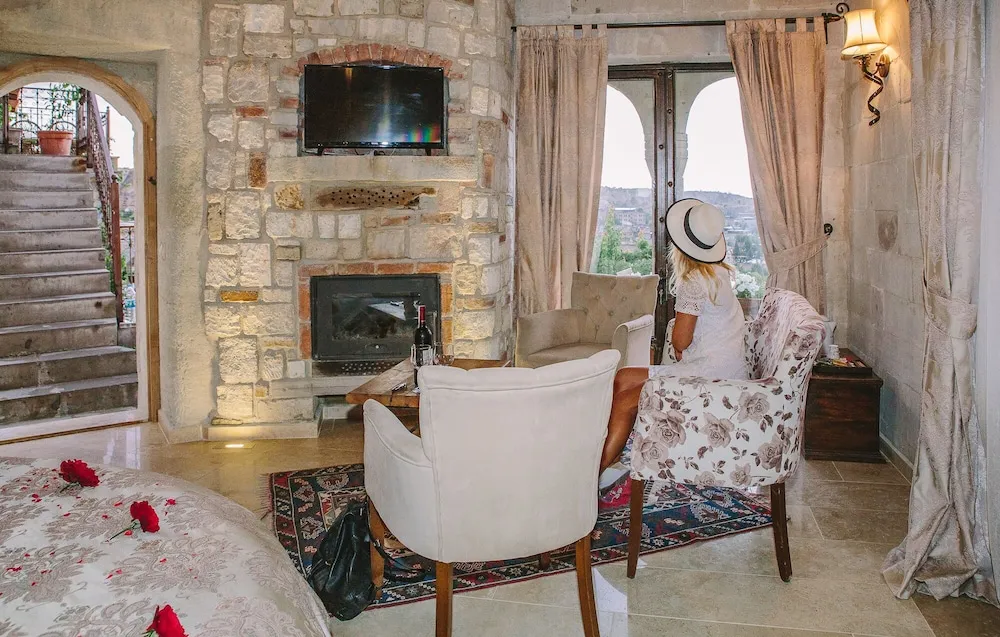 Deluxe Stone Room