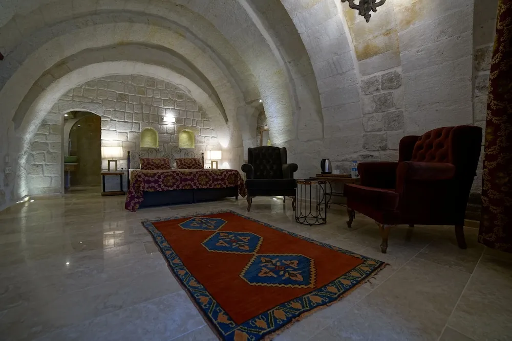 Deluxe Stone Room