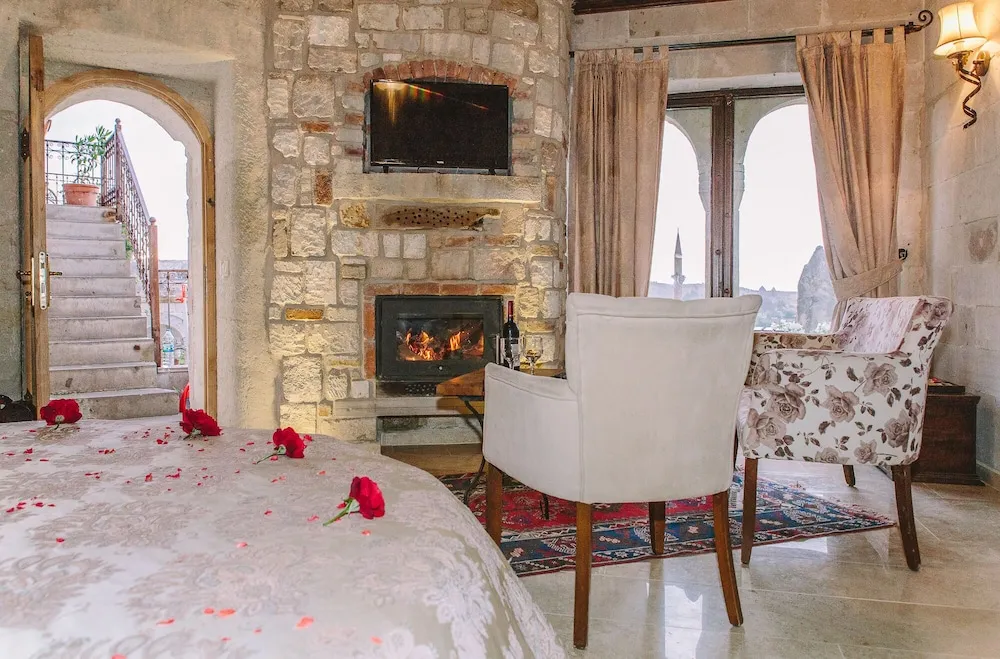 Deluxe Stone Room
