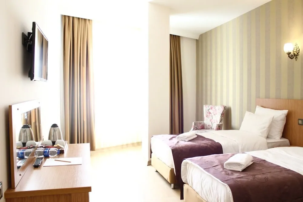 Standard Üç Kişilik Oda, Şehir Manzaralı