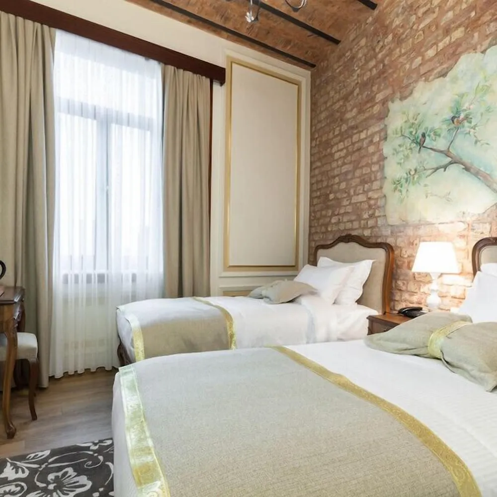 Standard Tek Büyük veya İki Ayrı Yataklı Oda