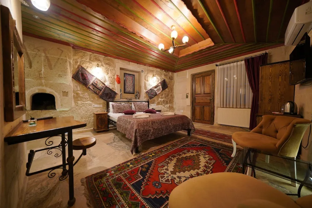 Deluxe Stone Room with Jacuzzi