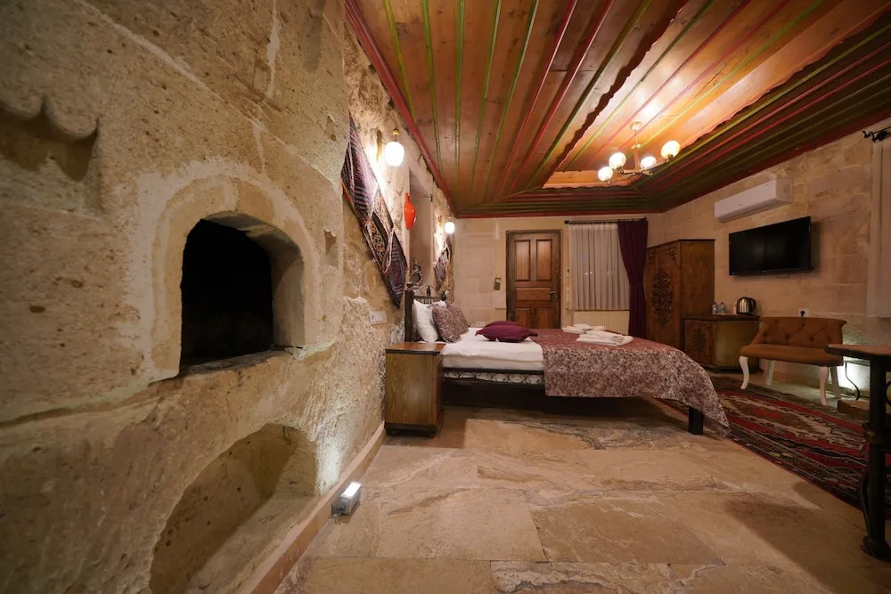 Deluxe Stone Room with Jacuzzi