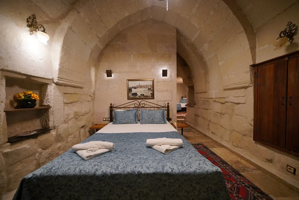 Deluxe Triple Arch Room