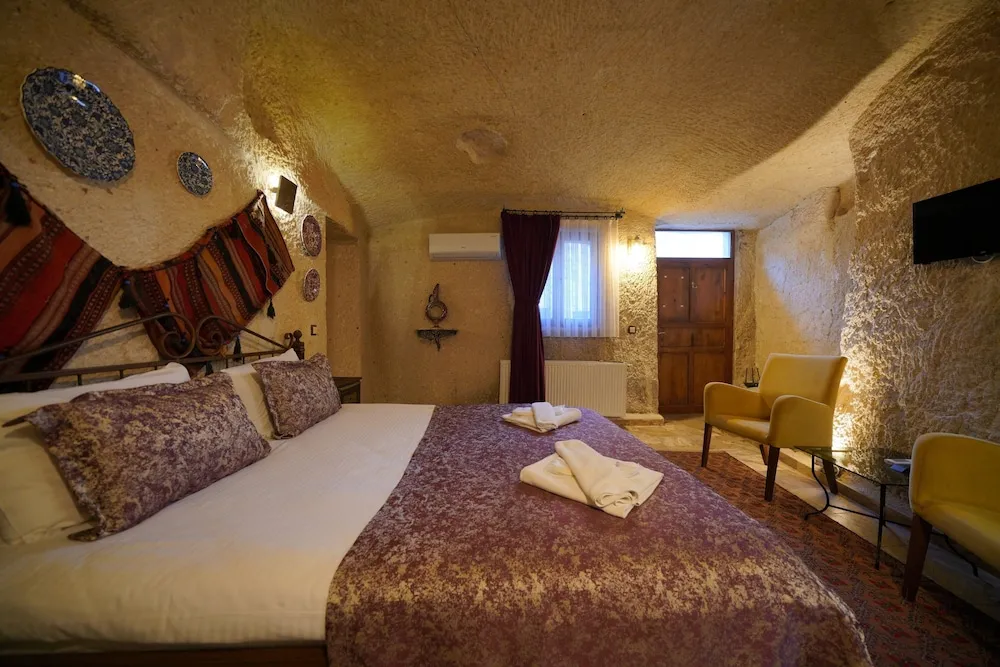 Deluxe Double Cave Room with Jacuzzi
