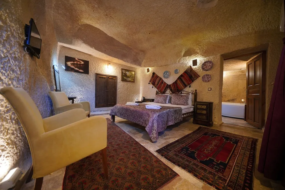 Deluxe Double Cave Room with Jacuzzi