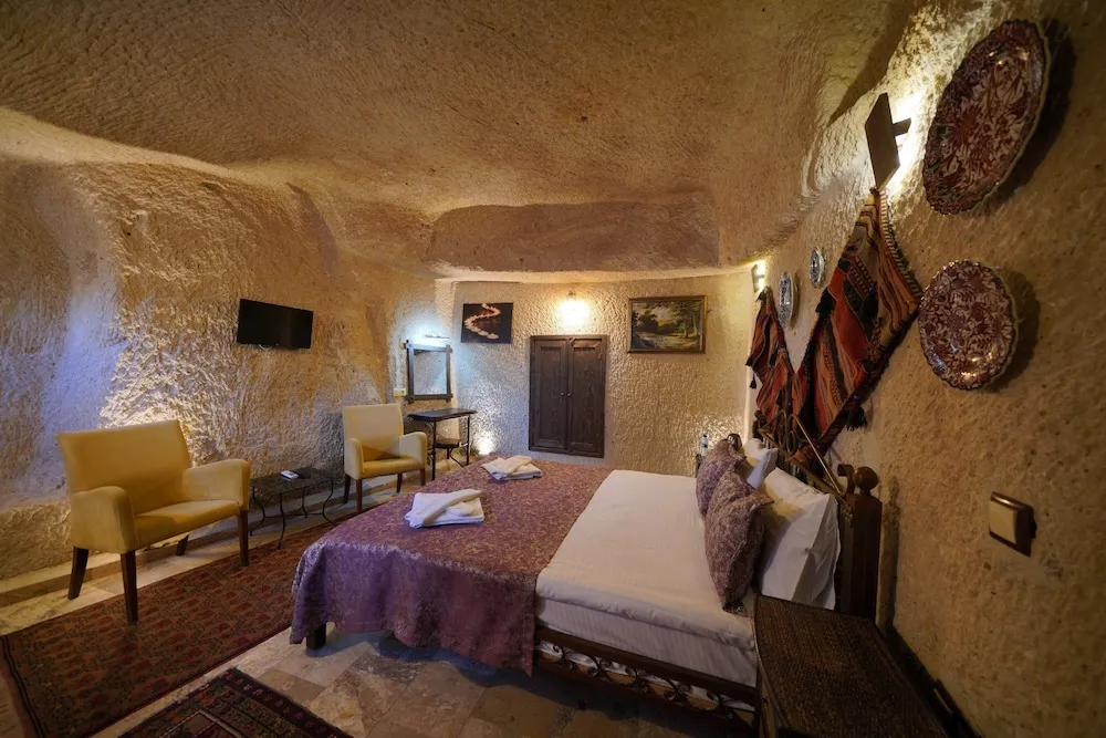 Deluxe Double Cave Room with Jacuzzi