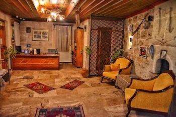 Emit Sakura Cave Hotel