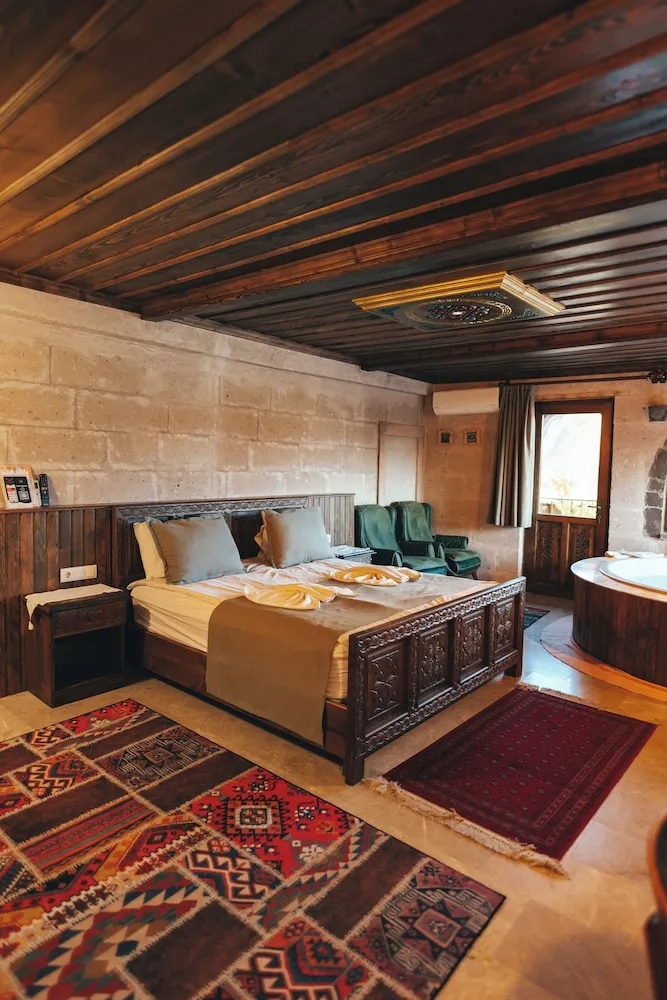 Exclusive Tek Büyük Yataklı Oda