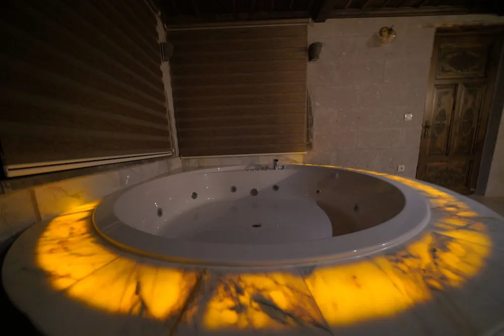 Exclusive Tek Büyük Yataklı Oda