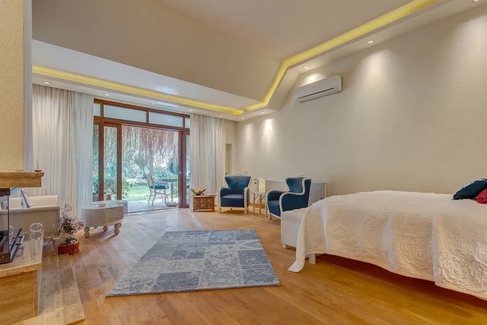 Super Deluxe Double Room