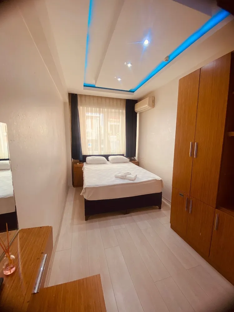 Standard Tek Büyük Yataklı Oda