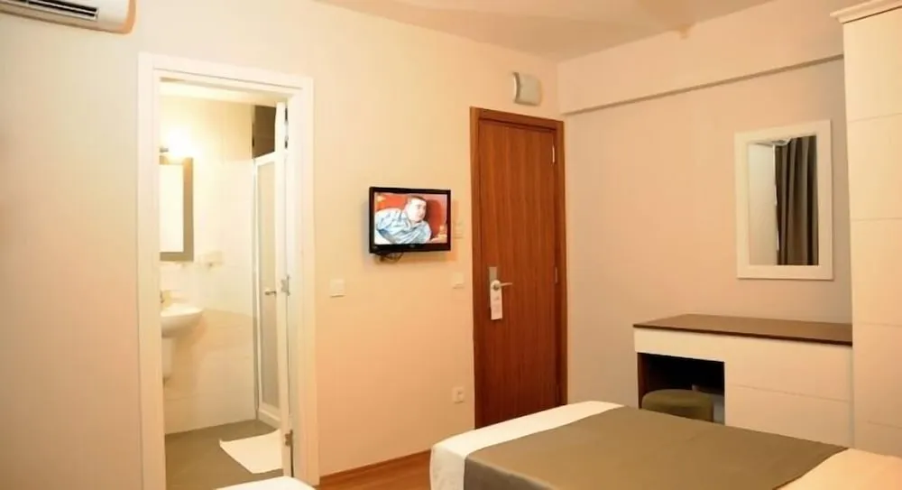 Standard Tek Büyük veya İki Ayrı Yataklı Oda