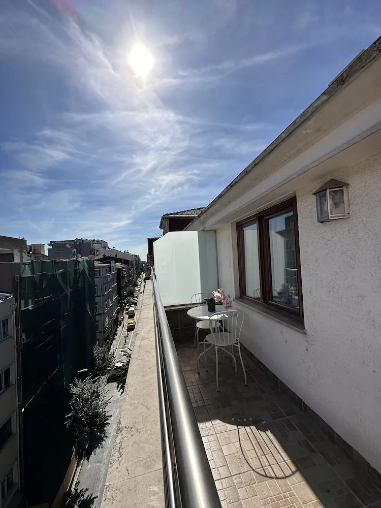 Triple Apartment, Terrace