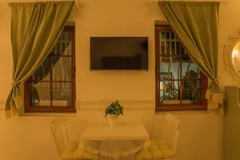 8 Oda Boutique Homes