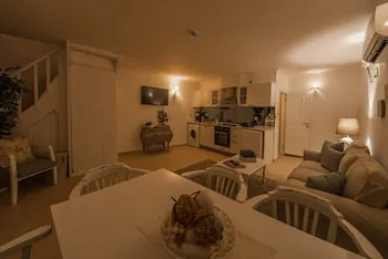 8 Oda Boutique Homes