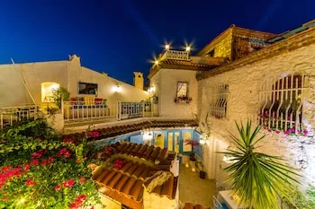 8 Oda Boutique Homes