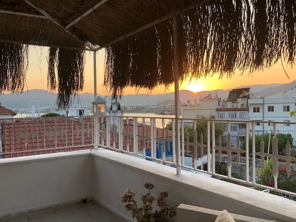 Süit, 1 Yatak Odası, Teras, Deniz Manzaralı