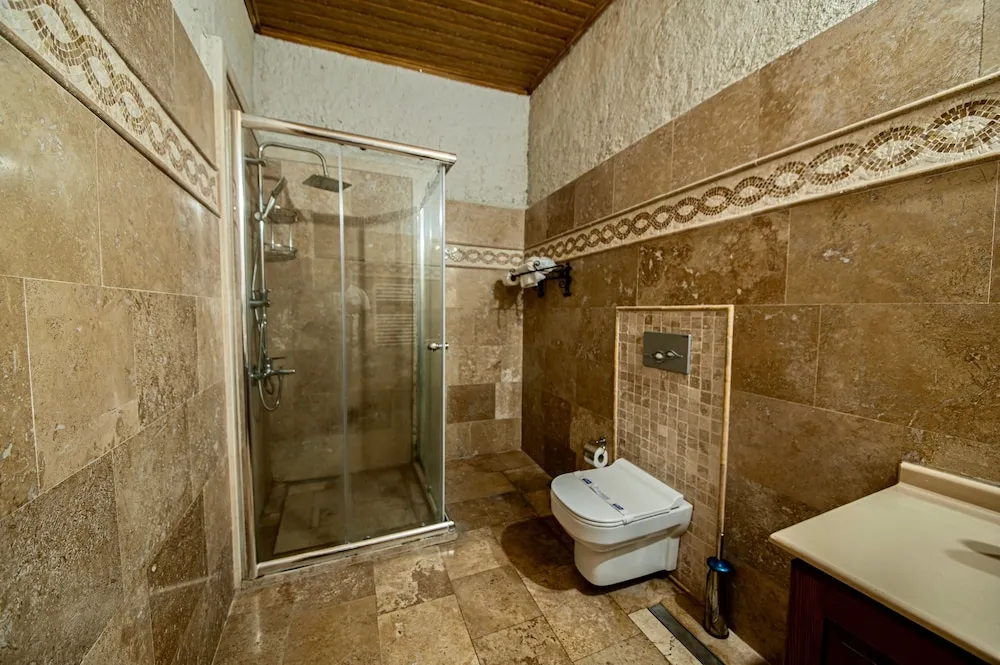 Superior Stone Suite Jacuzzi