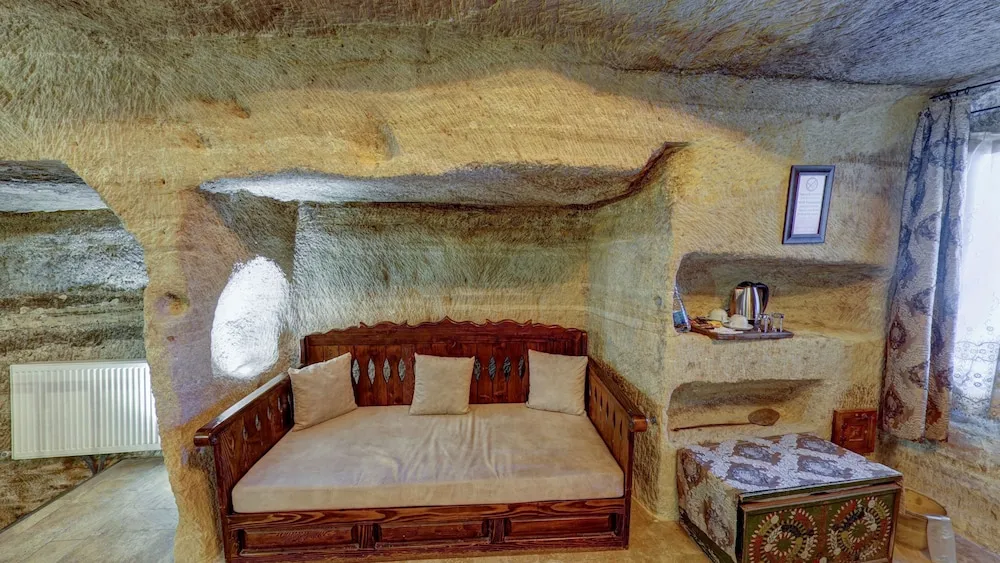 Deluxe Cave Suite Jacuzzi