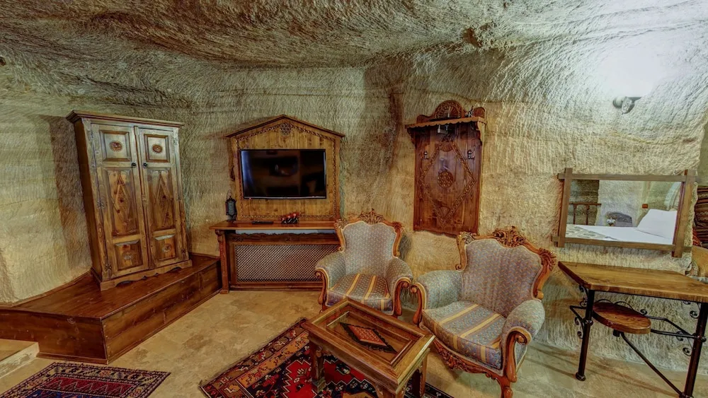Deluxe Cave Suite Jacuzzi
