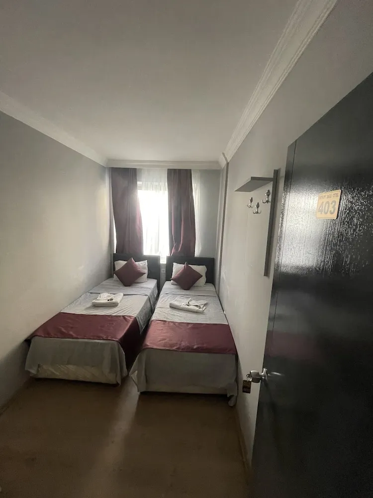 Economy İki Ayrı Yataklı Oda, 2 Tek Kişilik Yatak, Ortak Banyo