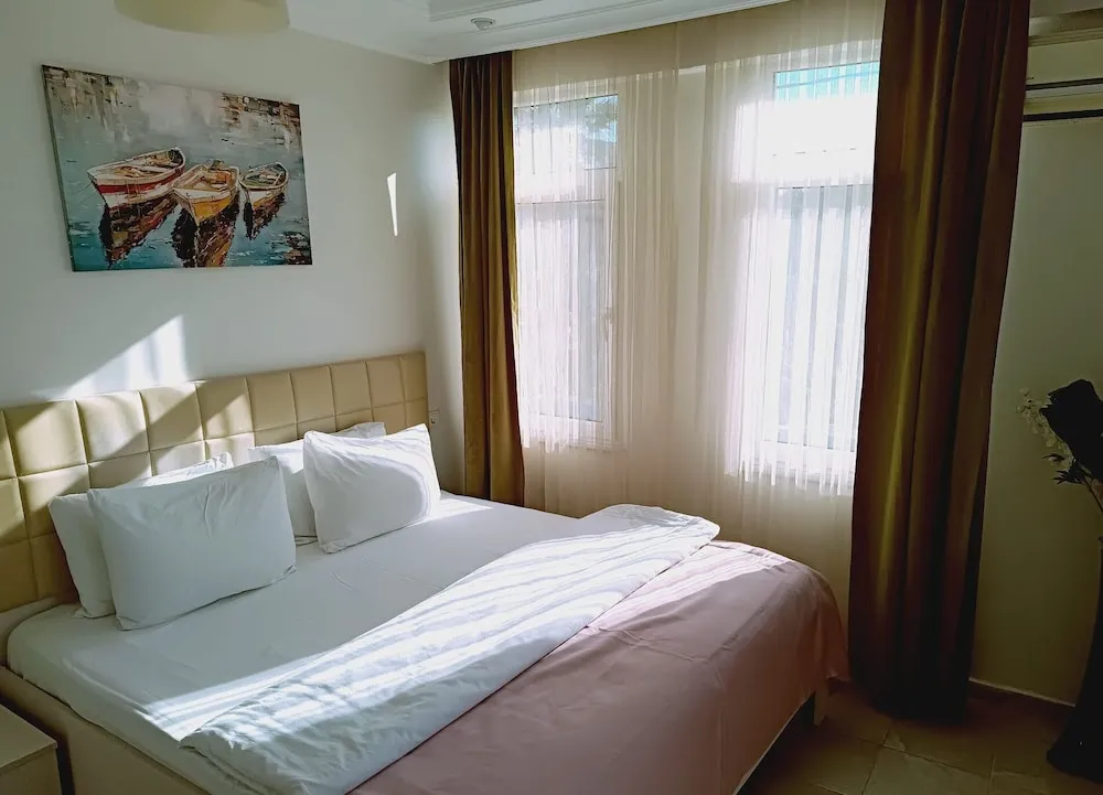 Panoramic Tek Büyük Yataklı Oda