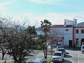 Koboroz Hotel