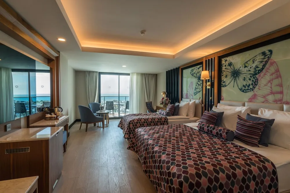 Standard Tek Büyük veya İki Ayrı Yataklı Oda, Deniz Manzaralı