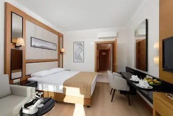 Aydınbey Famous Resort - Ultra Her Şey Dâhil