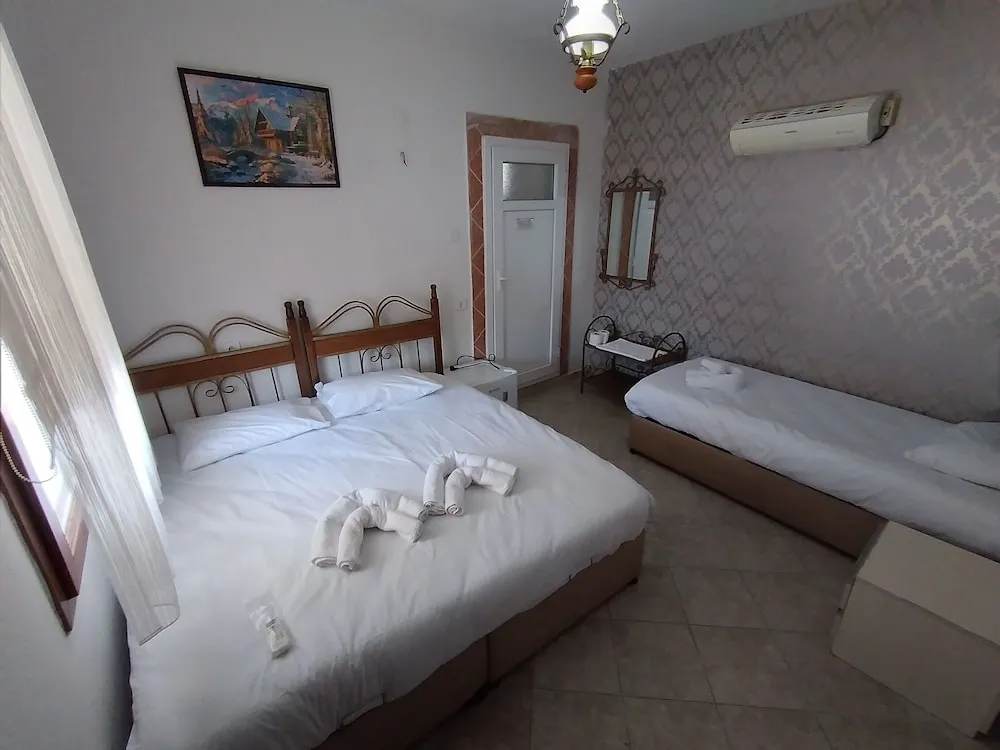 Classic Üç Kişilik Oda