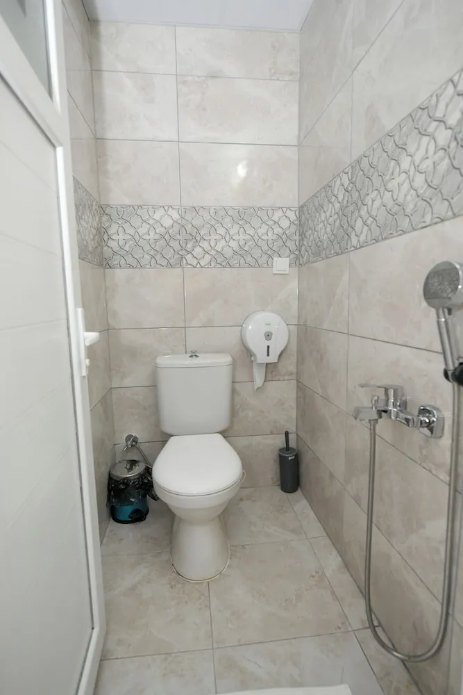 Basic Tek Büyük veya İki Ayrı Yataklı Oda