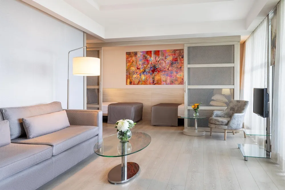 Deluxe Family Suite with Sea View and Balcony