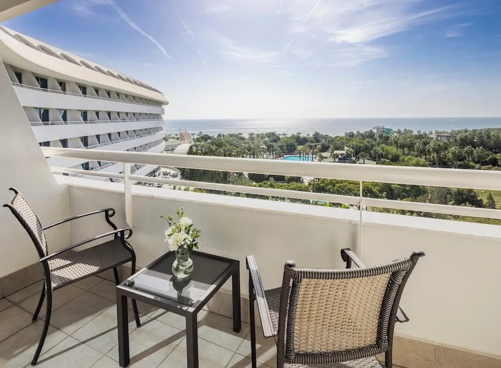 Deluxe Oda, Balkon, Deniz Manzaralı