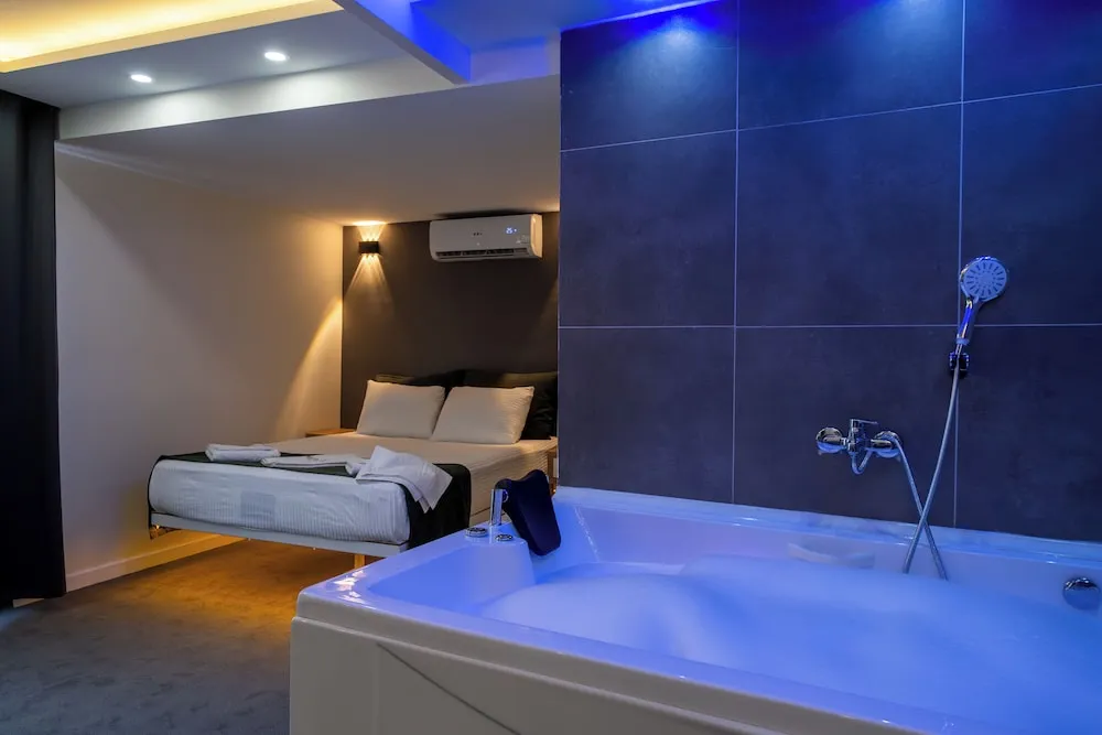 Deluxe Tek Büyük Yataklı Oda