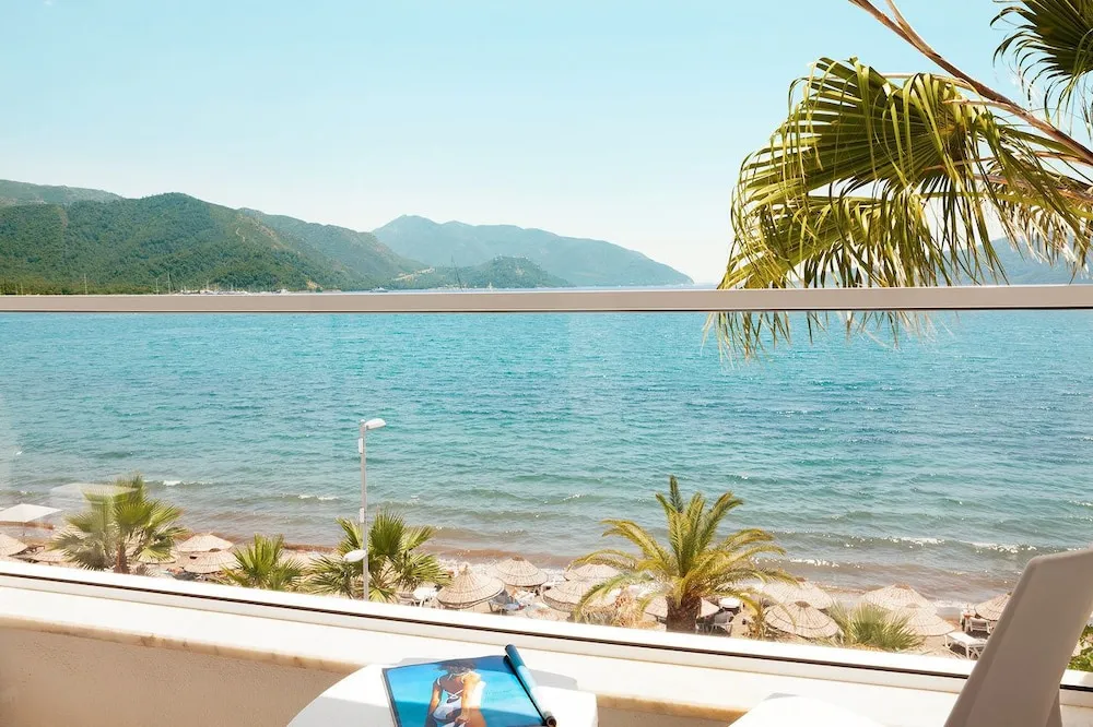 Standard Twin Room Full Sea View