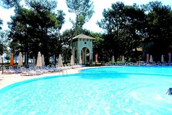 Meder Resort Hotel