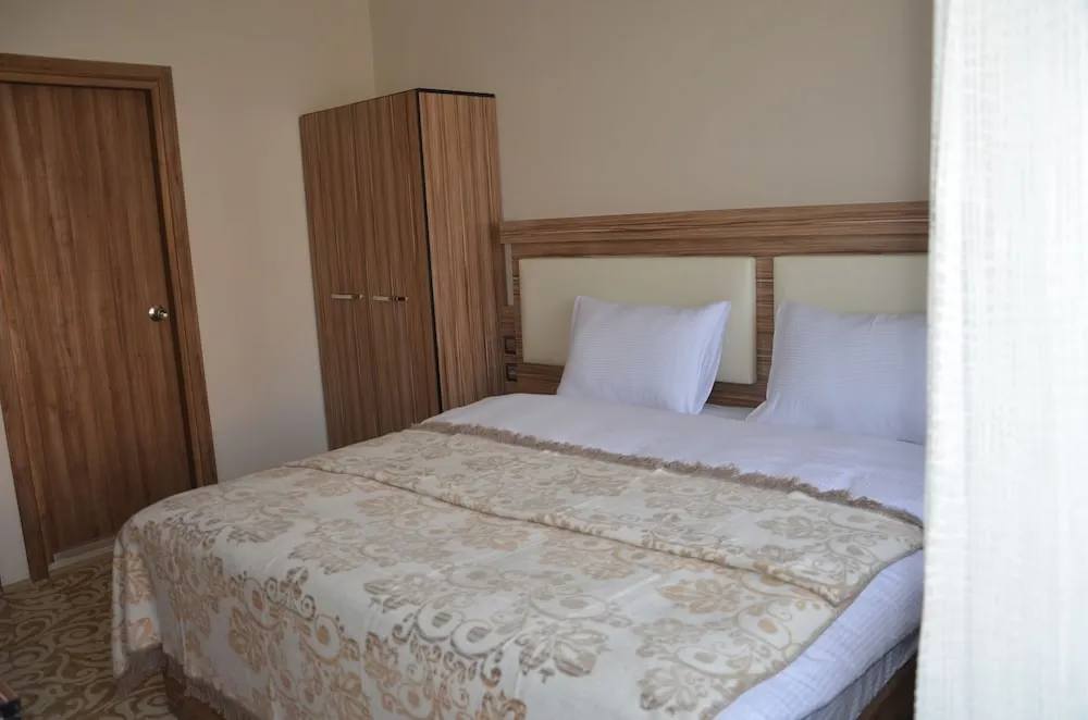 Tek Büyük Yataklı Oda, Balkon, Deniz Manzaralı