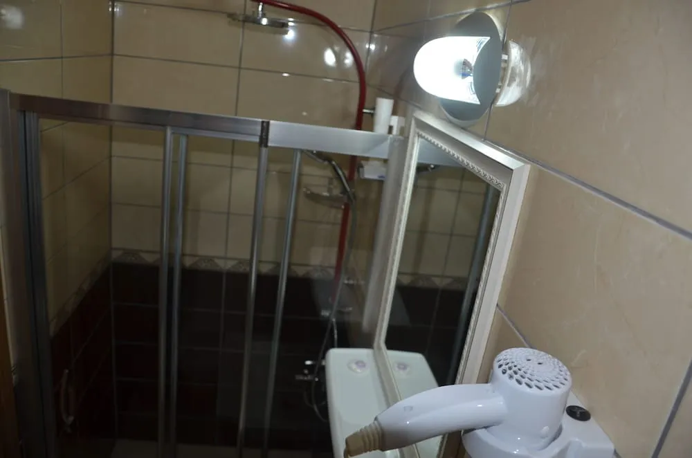 Üç Kişilik Oda, Balkon