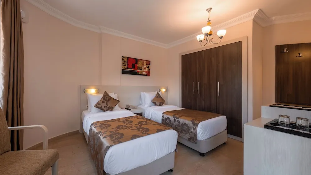 Standard Tek Büyük veya İki Ayrı Yataklı Oda