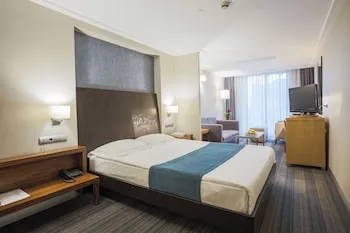 Housez Suites and Apartments - Special Class