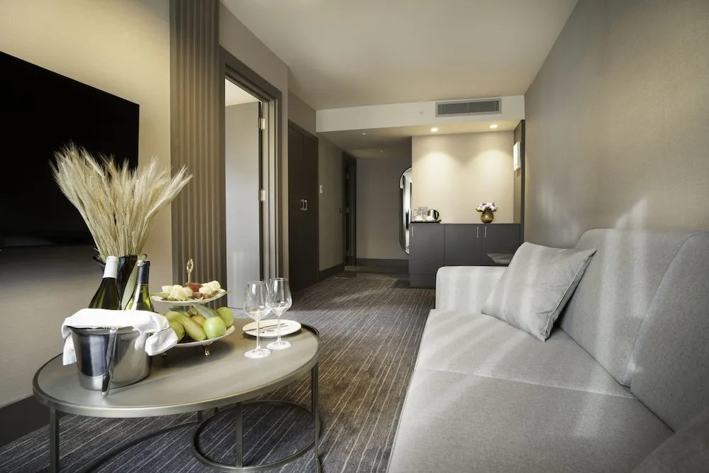 Signature Süit, 1 Yatak Odası, 2 Banyolu