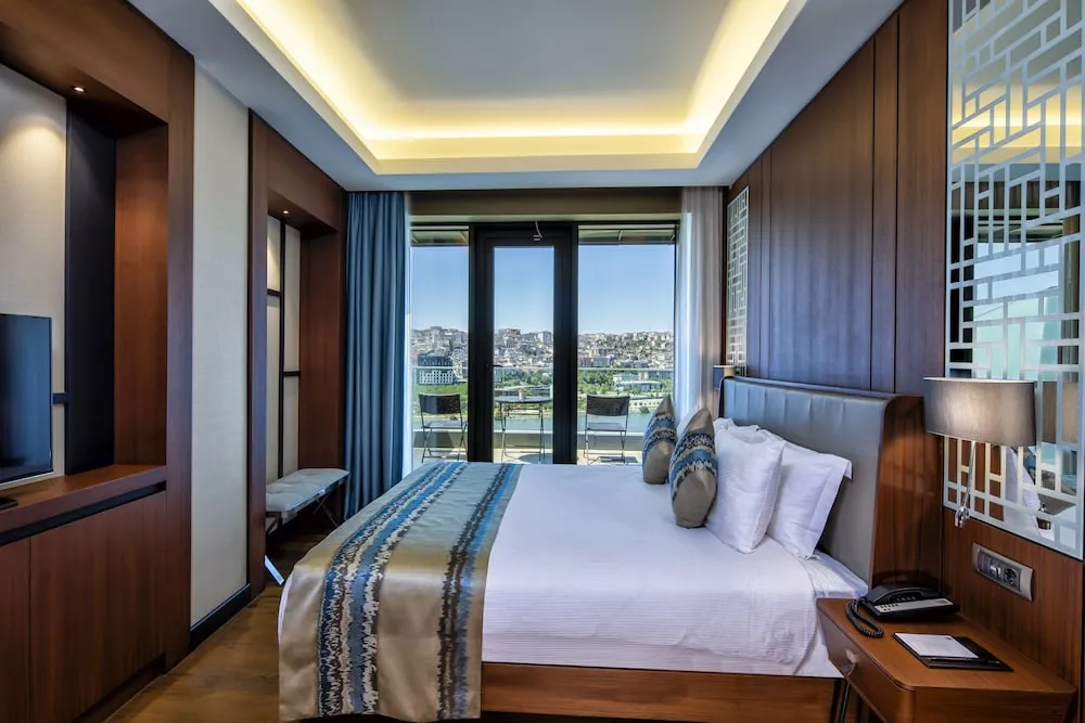 Süit, Balkon, Deniz Manzaralı